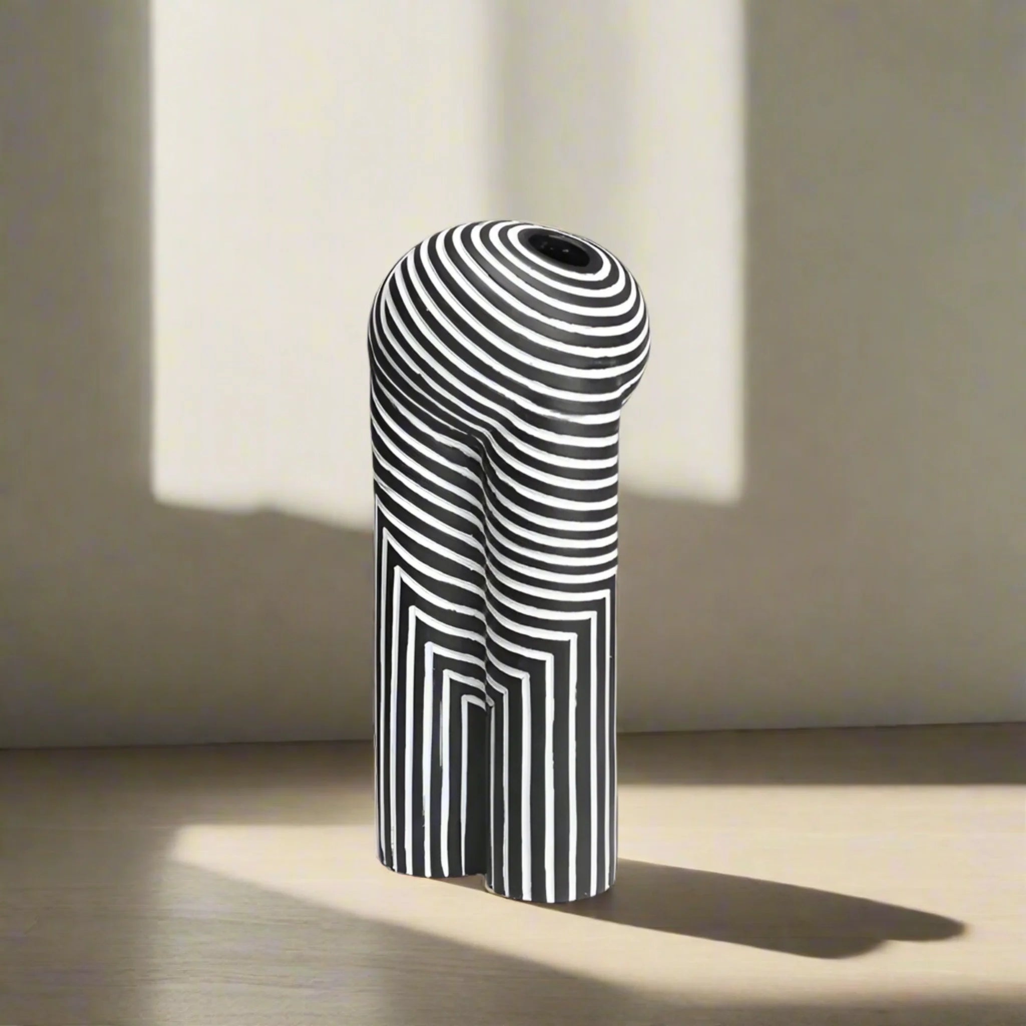 Black White Abstract Resin Vase