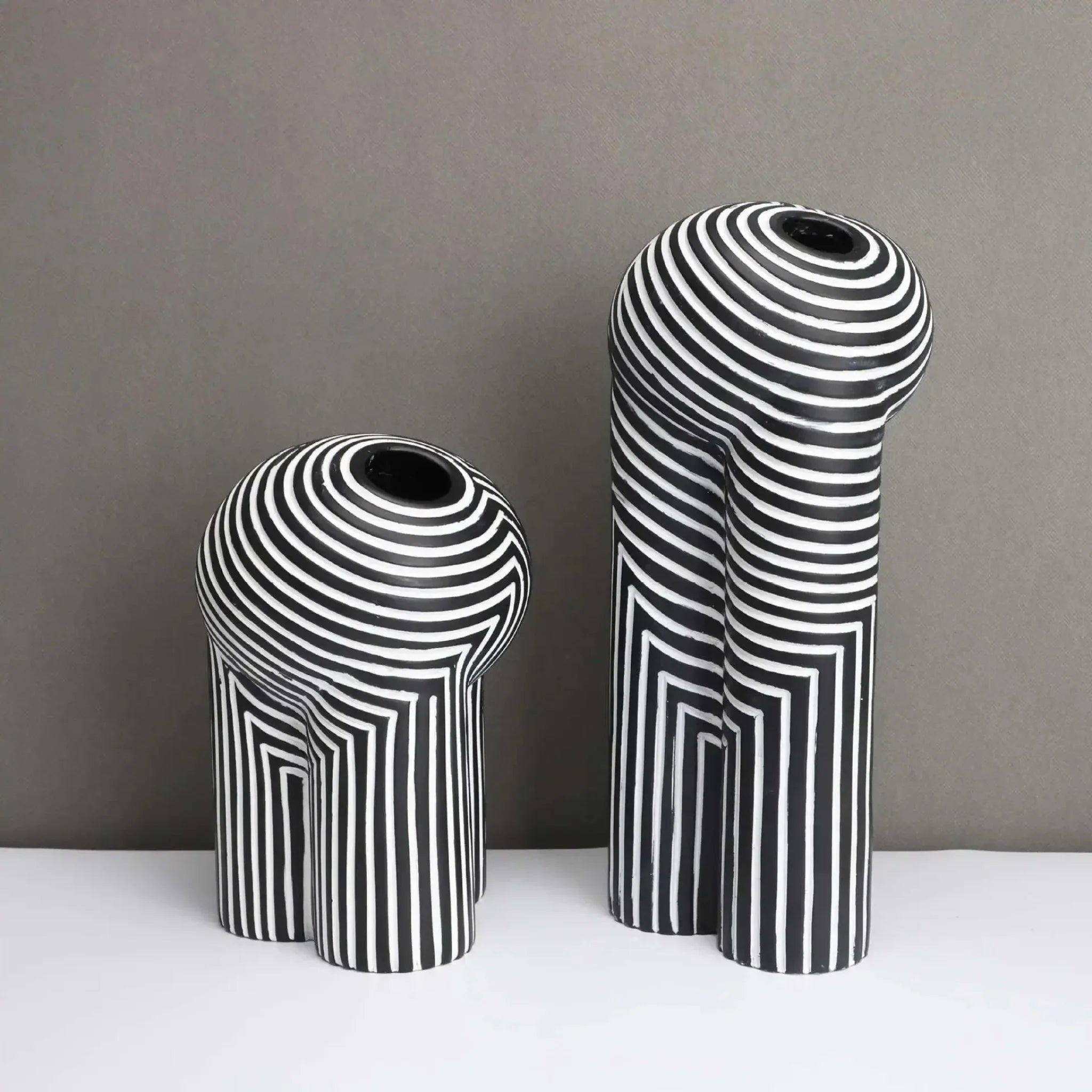 Black White Abstract Resin Vase